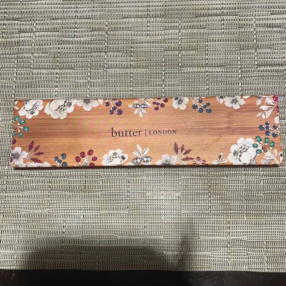 Butter| London eyeshadow palette